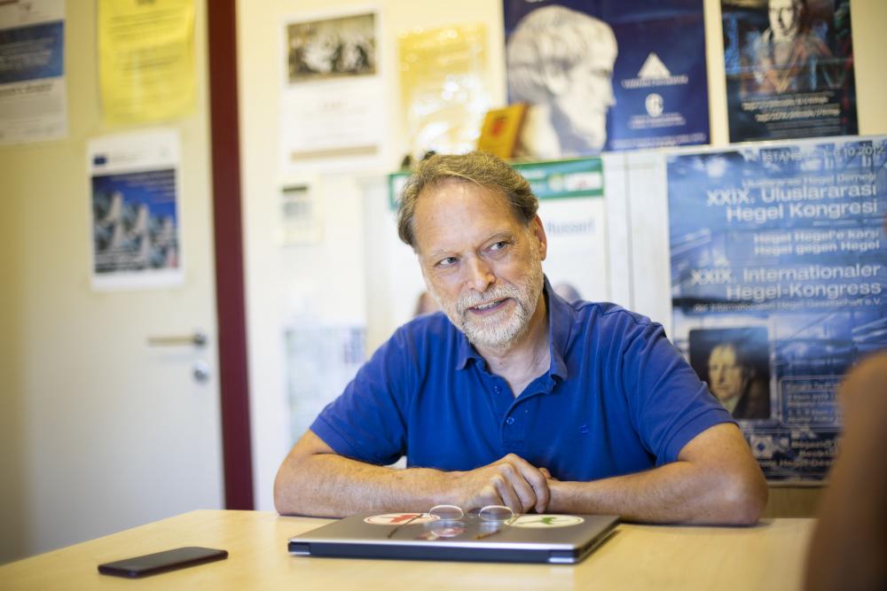 “Felsefe eğitimi ilköğretimden başlayarak verilmeli”